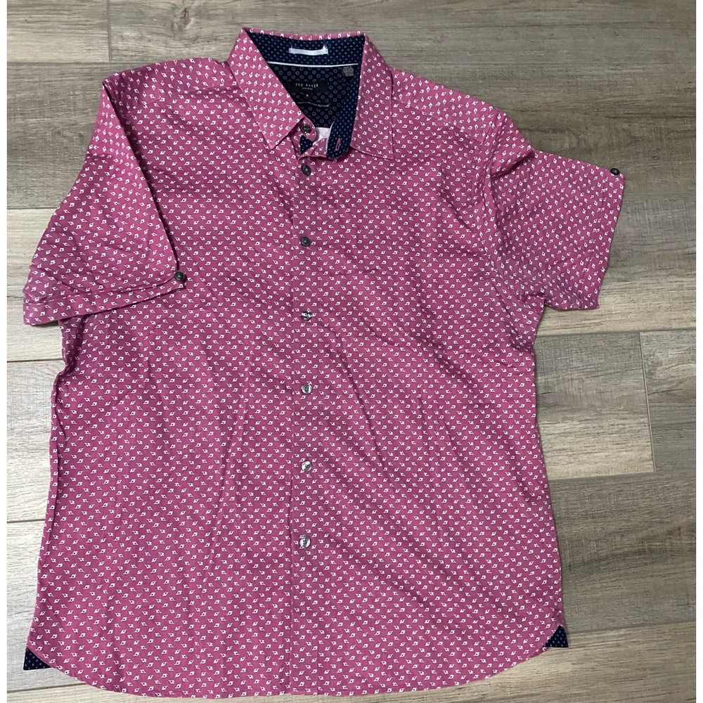 Men’s short sleeve Ted Baker London button up shirt. XL. European size 6.
